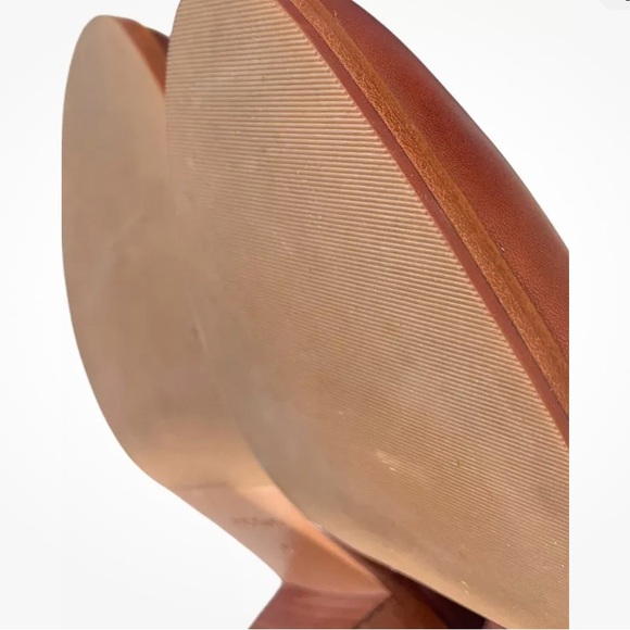 Nisolo Mia Everyday Womens Size 8
Auburn Brown Leather Ankle Bootie - Picture 4 of 6